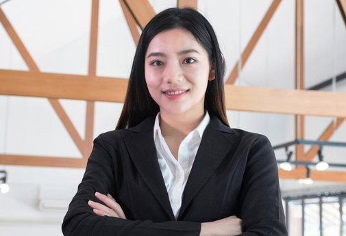 外国人社員の労務を担当